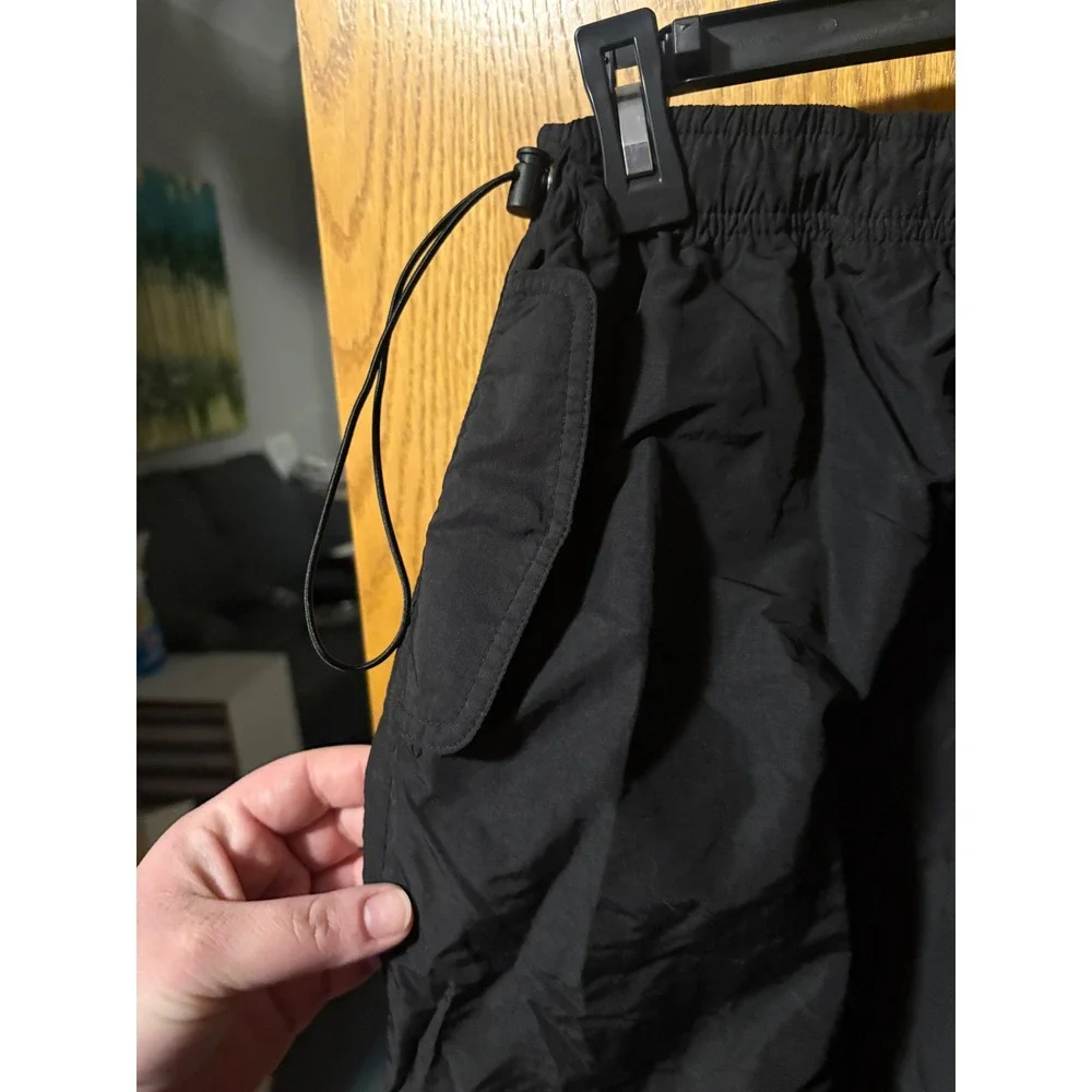 A Vintage Shop Black Nylon Parachute Pants Cargo Joggers Bungee Waist M 7/8-29 - Picture 4 of 8